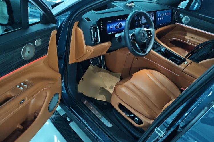 Used Hima AITO M9 2024 Range-Extended Ultra Version 52 kWh 6-Seater Model Driver Seat