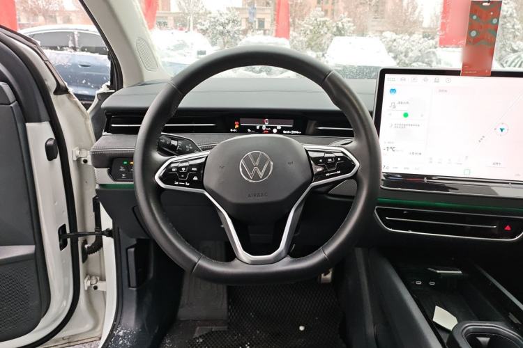 Used Volkswagen ID.7 VIZZION 2024 AIR model
