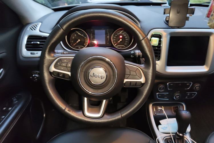 Used Jeep Compass 2020 220T Automatic Leading Edition
