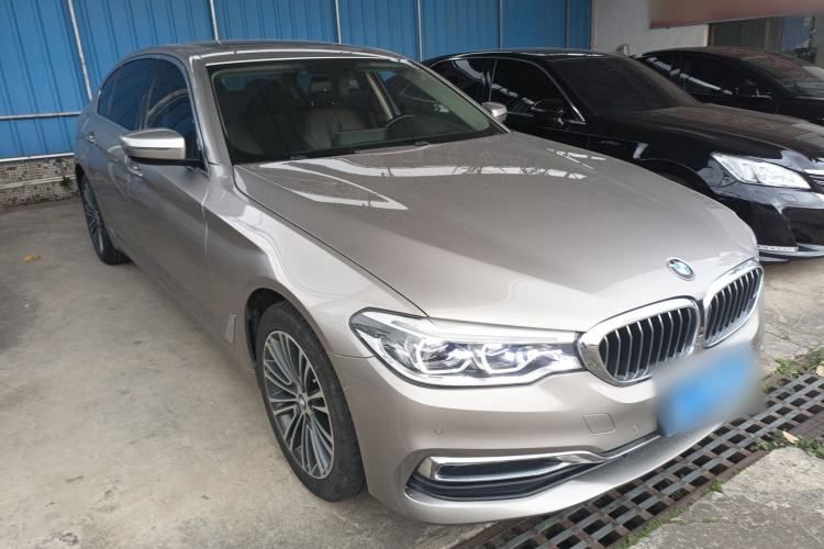 Used BMW 5 Series 2019 530Li Luxury Edition Premium Package Front Right 45 Deg