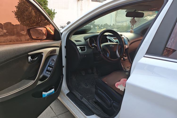 Used Hyundai Elantra (5th Generation / Langdong) 2012 1.6L Manual Leading Model