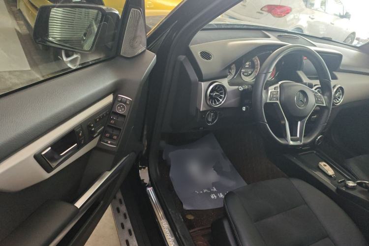 Used Mercedes-Benz GLK-Class 2015 GLK 260 4MATIC Dynamic Edition Ultimate Version
