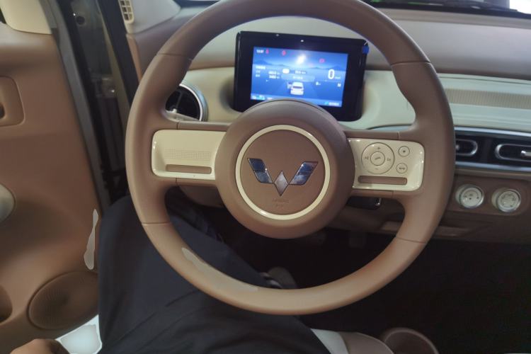 Used Wuling Hongguang MINIEV 2025 Four-Door Version Advanced Edition Steering Wheel