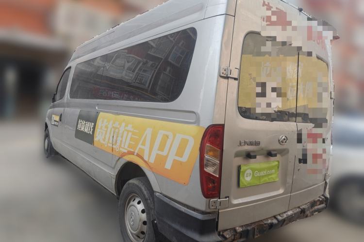 Used SAIC MAXUS Xintu V80 2019 2.5T Classic Model 6-Speed Manual Aotong Long Wheelbase Mid-Height 7-Seater