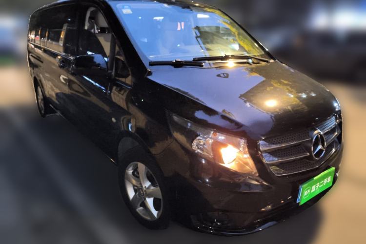 Used Mercedes-Benz Vito 2016 2.0T Business Edition Front Right 45 Deg