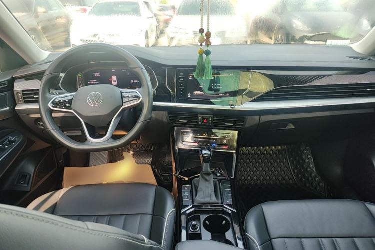 Used Volkswagen Passat 2023 Revised 330TSI Elite Edition Center Console