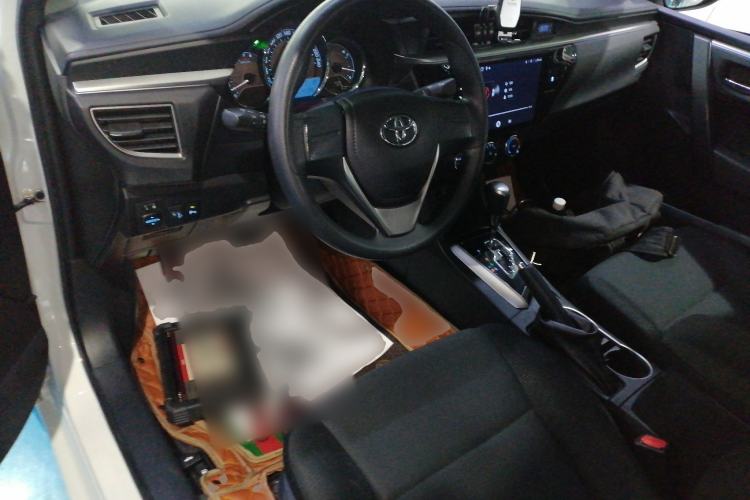 Used Toyota Levin 2016 1.6G CVT Elite Edition Center Console