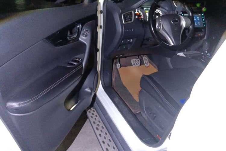 Used Nissan X-Trail 2014 2.5L CVT Luxury Edition 4WD
