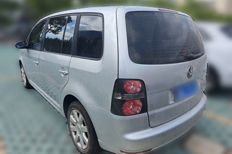 Used Volkswagen Touran 2011 1.4T Manual ZhiShang Edition 5-seater
