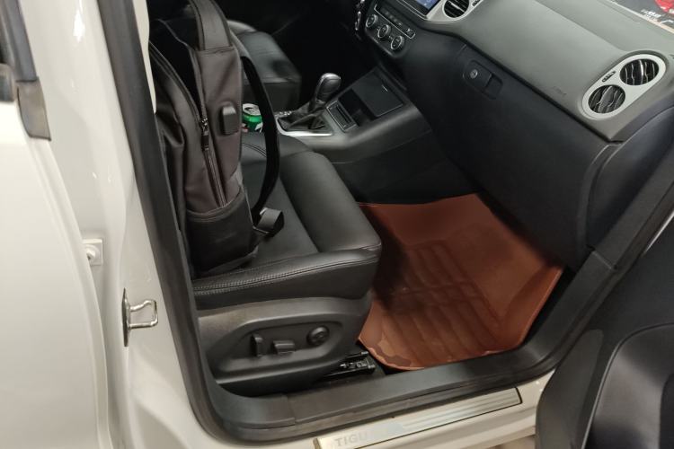 Used Volkswagen Tiguan 2015 1.8TSI Automatic Two-Wheel Drive Comfort Edition Right Front Seat