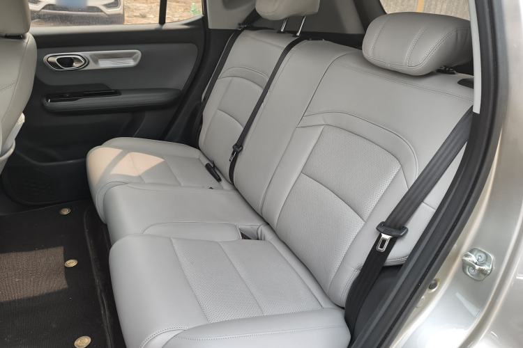 Used AION Y 2023 Younger Left Rear Seat