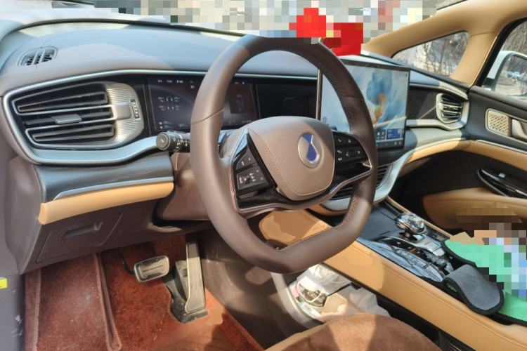 Used Denza D9 2025 DM-i Intelligent Drive 1020 Four-Wheel Drive Flagship Model
