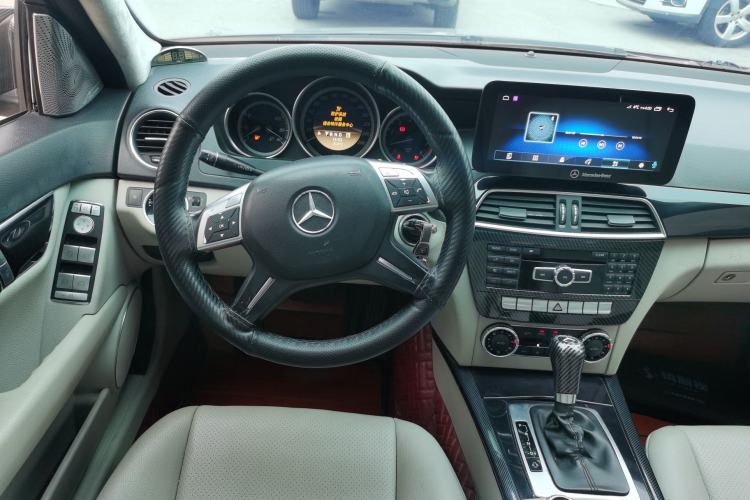 Used Mercedes-Benz C-Class 2010 C 180K Classic model