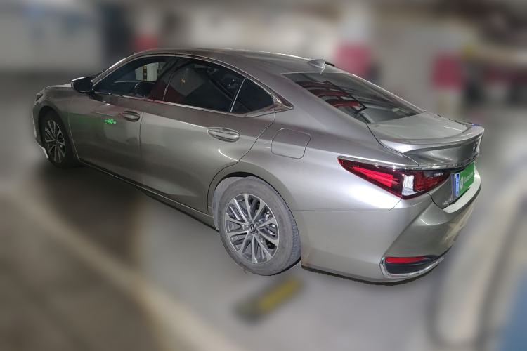 Used Lexus ES 2022 300h Excellence Edition
