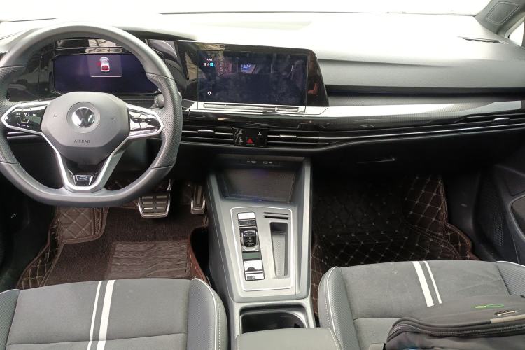 Used Volkswagen Golf 2021 280TSI DSG 30th Anniversary Edition Center Console