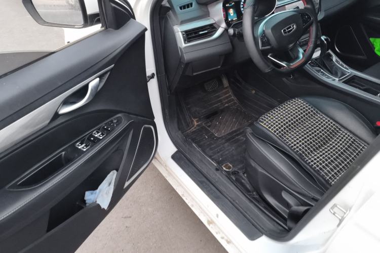 Used Geely Auto Emgrand 2019 Leading Edition 1.5L CVT Luxury Model China VI Standard
