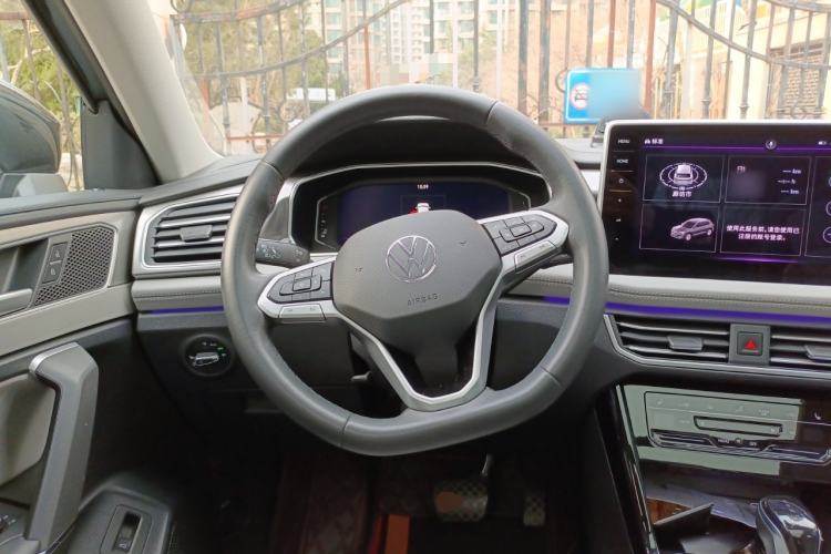 Used Volkswagen Tayron 2023 330TSI Two-Wheel-Drive R-Line High-Energy Version Steering Wheel