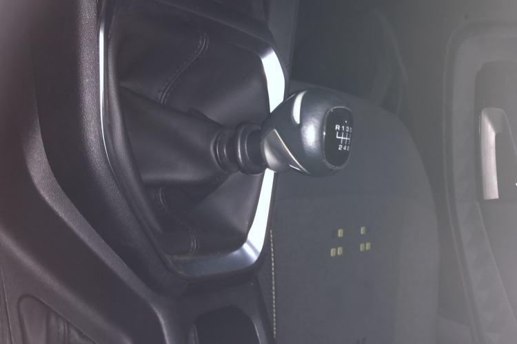 Used Baojun RM-5 2019 1.5L Manual Elite Edition with 24-hour Online Service 5 Seats Gear Lever