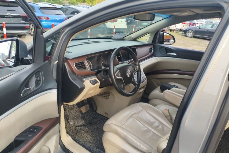 Used Buick GL8 2018 28T Luxury Model China VI Standard Driver Seat