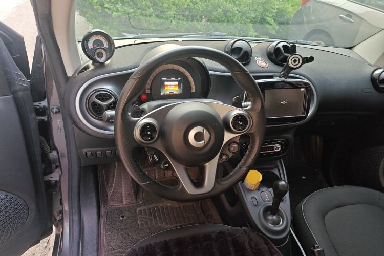 Used smart fortwo 2018 0.9T 66 kW Yao Titan Special Edition China V Standard Steering Wheel