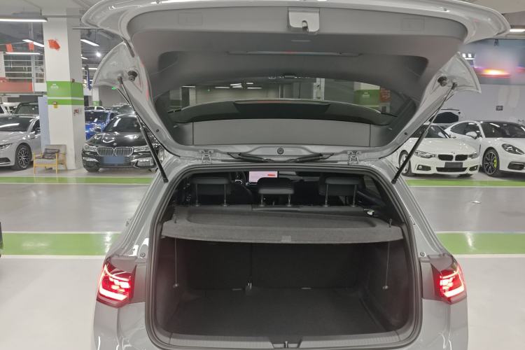 Used Volkswagen Golf 2025 300TSI R-Line Trunk