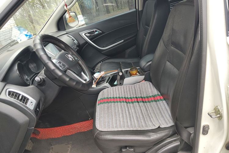 Used JMC Yusheng S350 2013 2.4T Automatic 2WD Diesel Luxury Edition 5 Seats Left Front Seat