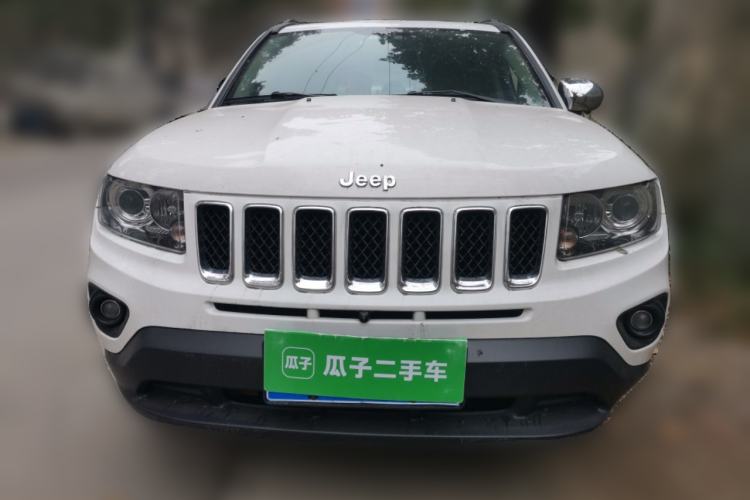 Used Jeep Compass 2015 2.0L two-wheel drive sport version
