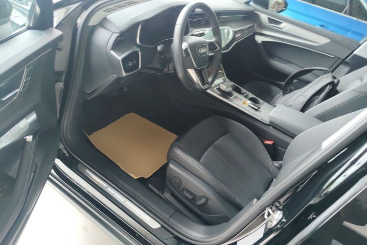 Used Audi A6 2024 allroad quattro 55 TFSI Prestige Off-Road Model