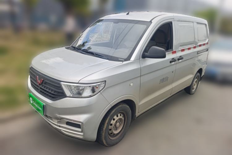 Used Wuling Hongguang V 2022 1.5L Jingqu Edition Enclosed-Window Vehicle with Hydraulic Power Steering LAR