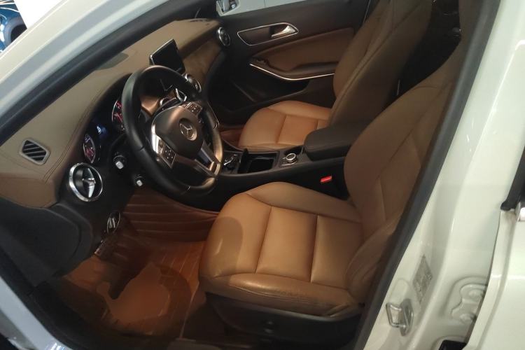 Used Mercedes-Benz GLA 2015 GLA 260 4MATIC Left Front Seat