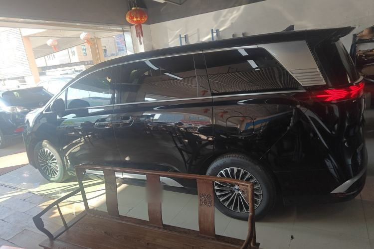 Used Denza D9 2022 DM-i 970 Four-Wheel Drive Flagship Model