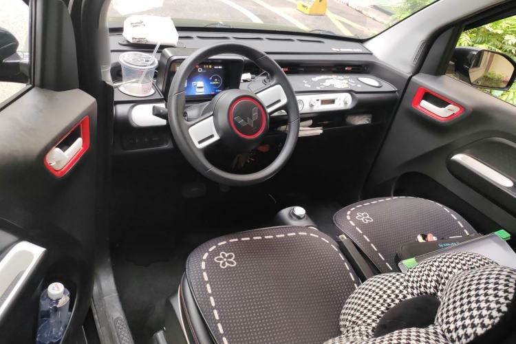 Used Wuling Hongguang MINIEV 2022 GAMEBOY 300km Enthusiast Model with Lithium Iron Phosphate Center Console