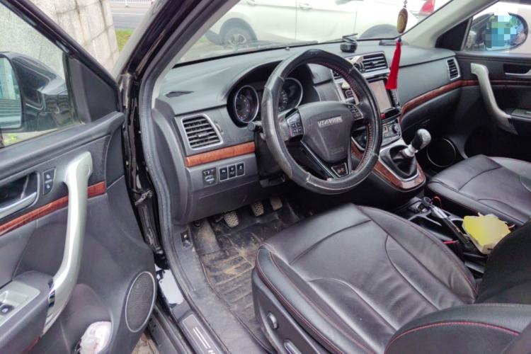 Used Haval H6 2015 Revised Version Sport Edition 1.5T Manual Transmission Two-Wheel Drive Elite Grade
