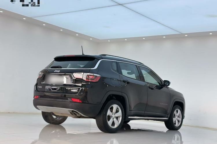 Used Jeep Compass 2017 200T Automatic Family Edition
