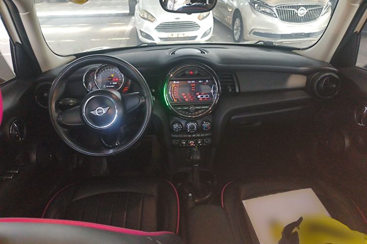 Used MINI 2016 1.2T ONE Five-Door Edition Center Console