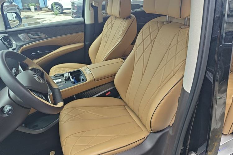 Used Denza D9 2024 DM-i 970 Luxury Model