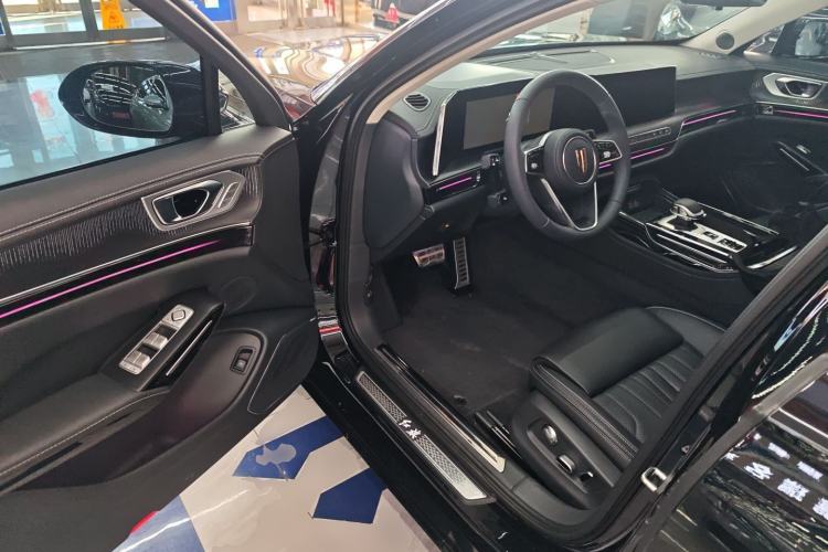 Used Hongqi H9 2025 Model Facelifted 2.0T Two-Wheel Drive Flag-Style Luxury Business Edition, 5 Seats