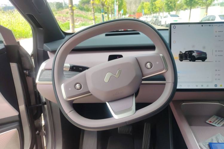 Used ONVO L60 2024 60 kWh Rear-Drive Version