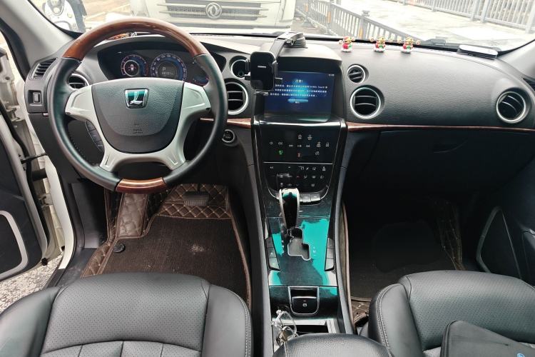 Used Luxgen Great 7 SUV 2016 2.2T Two-Wheel-Drive Smart Version Center Console