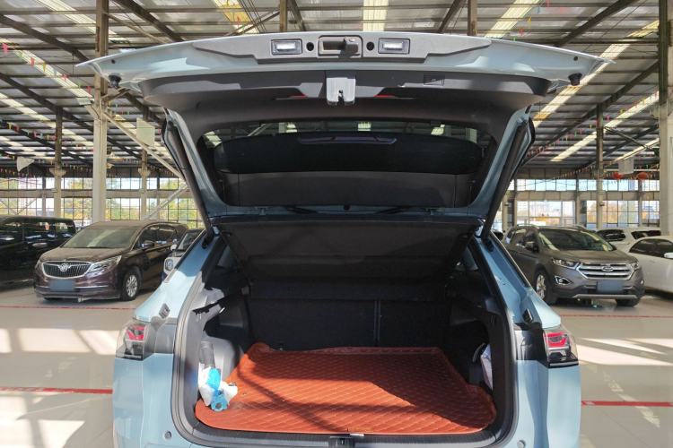 Used Volkswagen Tavendor 2023 380TSI All-Wheel Drive R-Line Journey Edition Interior 10