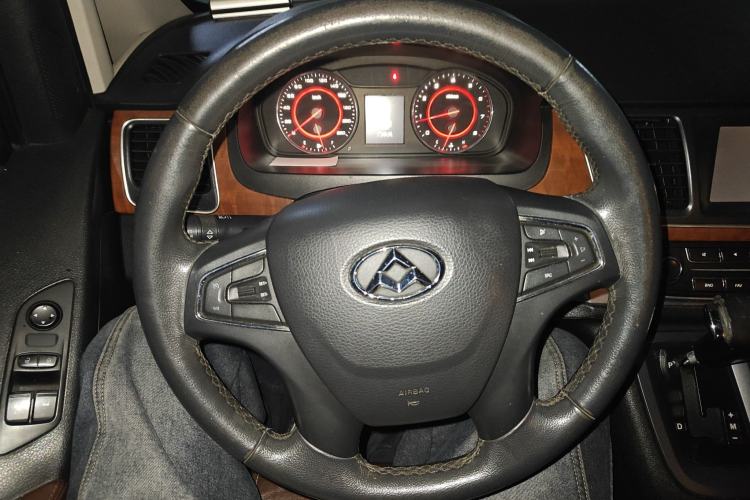 Used SAIC MAXUS G10 2014 2.0T Automatic Luxury Executive Edition