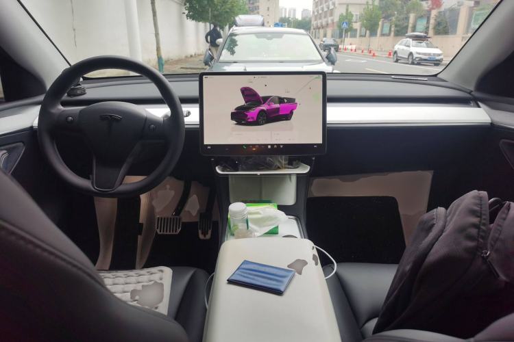 Used Tesla Model Y 2024 Rear-Wheel-Drive Version Center Console