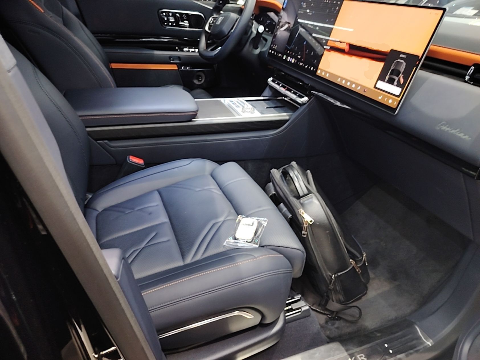 Zeekr 9X 2025 Moon Black Edition 70kWh — снимка 19