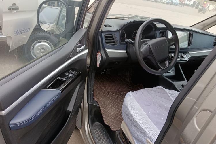 Used FORTHING Lingzhi 2024 M5L 1.5T Manual Base Model 7 Seats
