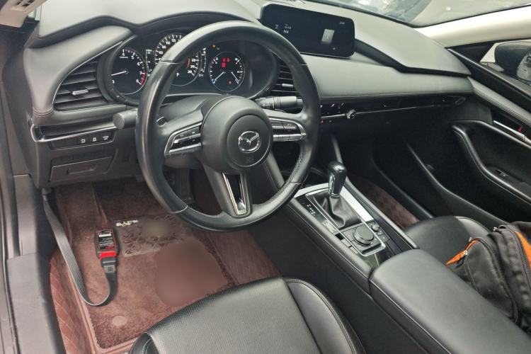 Used Mazda 3 Axela 2021 2.0L Automatic ZhiXuan Edition Center Console