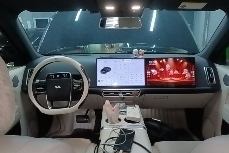Used Li Auto L6 2024 Max Center Console