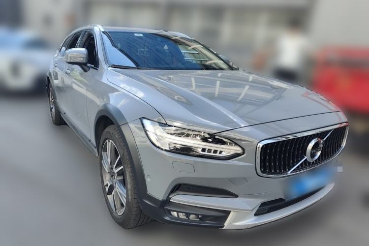 Used Volvo V90 2017 Cross Country T5 AWD Prestige Edition Front Right 45 Deg