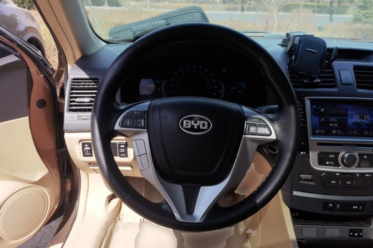 Used BYD G6 2011 1.5T Manual Luxury Edition Steering Wheel