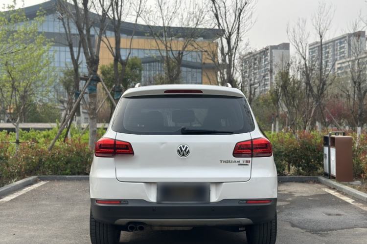 Used Volkswagen Tiguan 2015 1.8TSI Automatic All-Wheel-Drive Luxury Model
