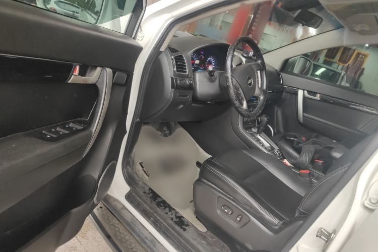 Used Chevrolet Captiva 2012 2.4L 4x4 Flagship Edition 7 Seats Driver Seat